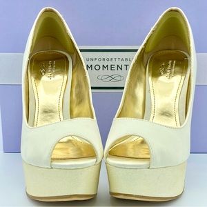 🌺Unforgettable Moments Ivory “I Do” Peep Toe Platform Pumps